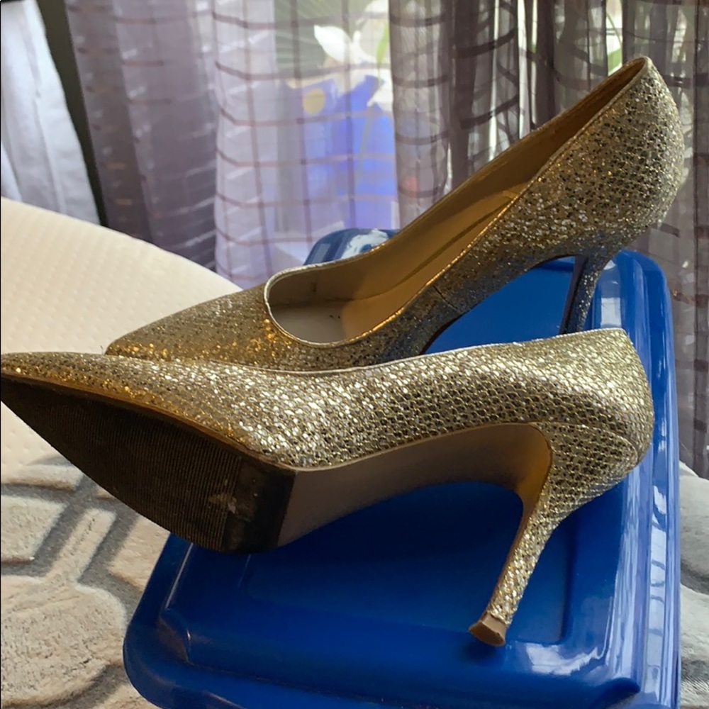 Nine West  👠 patterns with crystals in gold tones - Picture 2 of 2